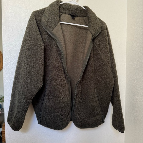 All in Motion Green Cropped Sherpa Jacket - Picture 6 of 6